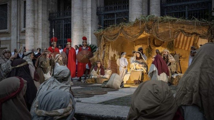 La scena della natività sul sagrato della Basilica Papale di Santa Maria Maggiore nel 2022